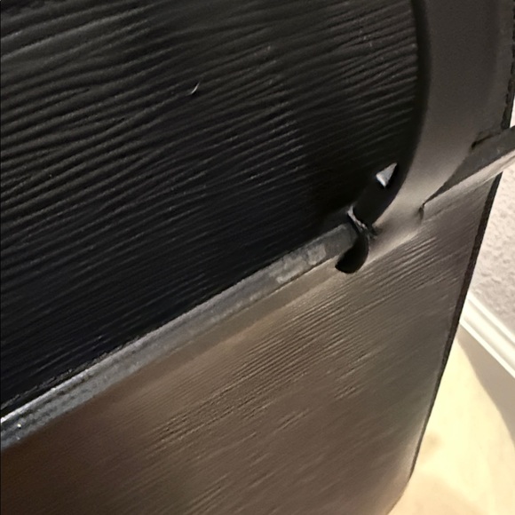 LOUIS VUITTON Epi Croisette Tote Bag Black - Picture 5 of 17